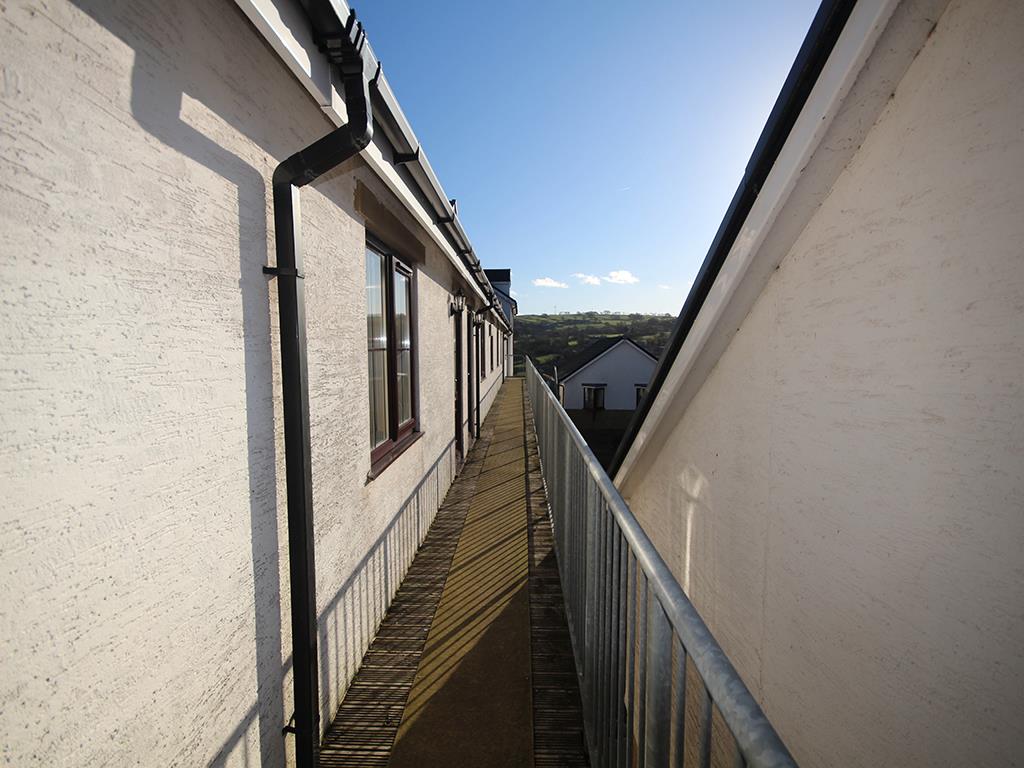 2 bedroom apartment For Sale in Colne - IMG_1366.jpg